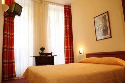 Elysee Hotel 2*