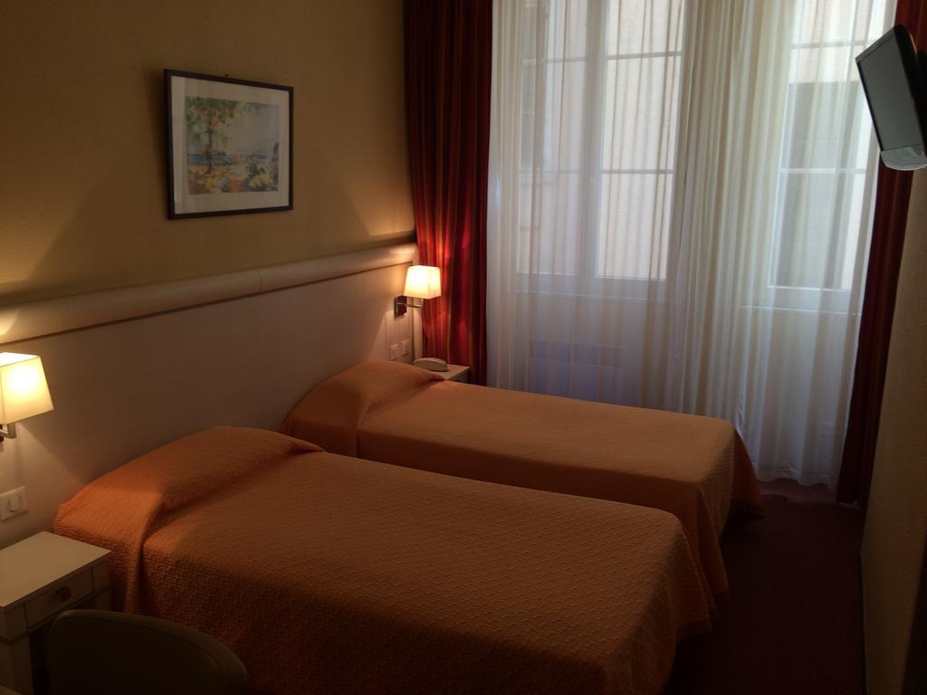 Hotel Elysee 2*