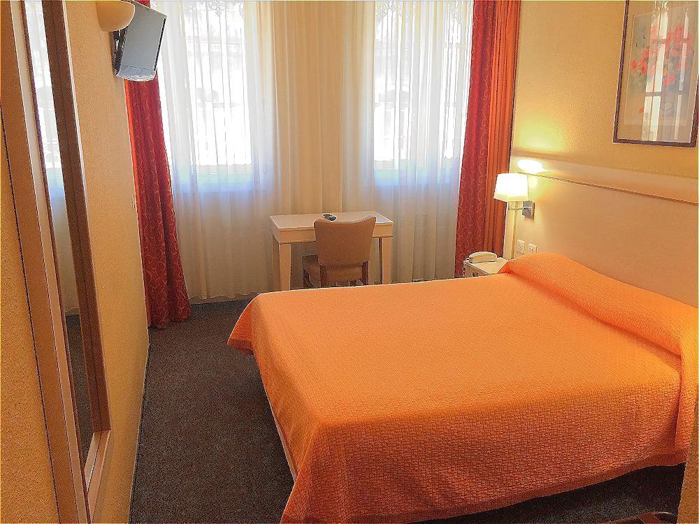 Hotel Elysee 2*